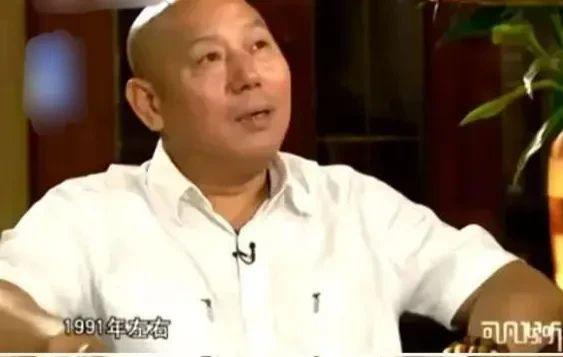 李成儒：穿400块的袜子开奔驰去西单