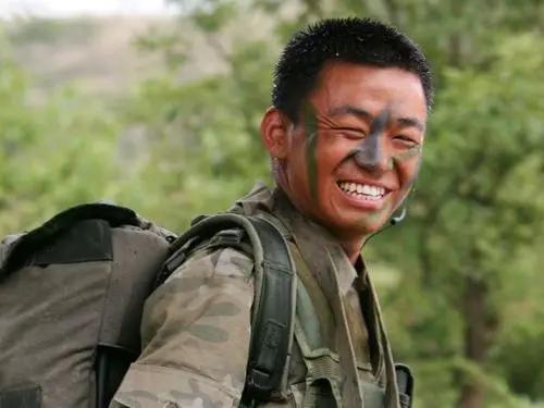 《士兵突击》中的5个纯爷们，张国强90年代就进入演艺圈了