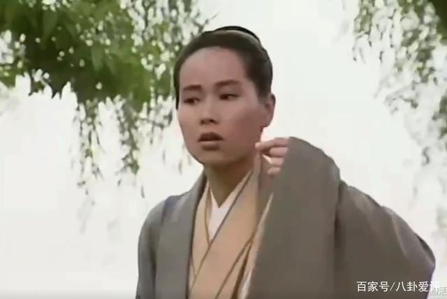 《新白娘子传奇》中的“许仙”，30年前的“女扮男装”让人雌雄