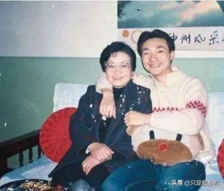 康辉与妻子丁克25年，如今挚爱离去，没有孩子成为最大遗憾