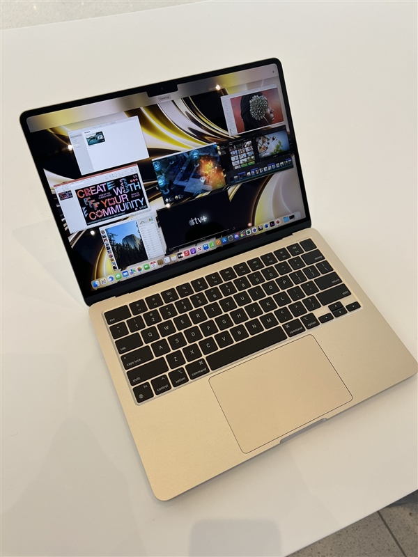 9499元 老外上手MacBook Air：乔布斯时代的经典