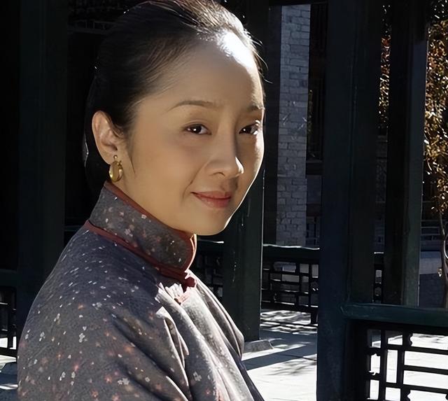 她曾在《武林外传》中饰演扈十娘一角，婚后生下一个儿子