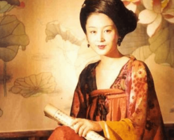 《三国演义》中的太平公主陈红美不平凡也并不俗