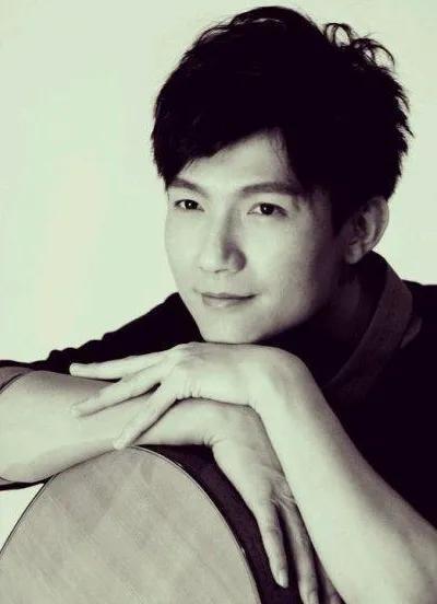 他是湖南卫视“最贵歌星”，被称为最贵歌星