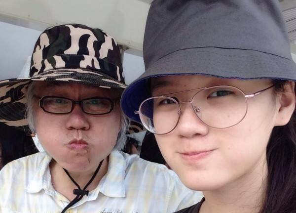 57岁李坤城和17岁小女友的爱情长跑，终于修成正果