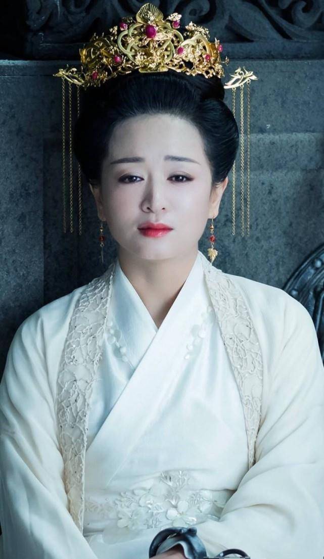 她是《上错花轿嫁对郎》中的碧游仙子，颜值不输两位女主