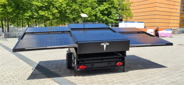 特斯拉展示太阳能增程器拖车，折叠起来时只有三分之一