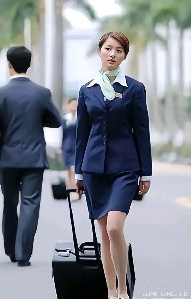 娱乐圈中哪些女明星穿过空姐服？