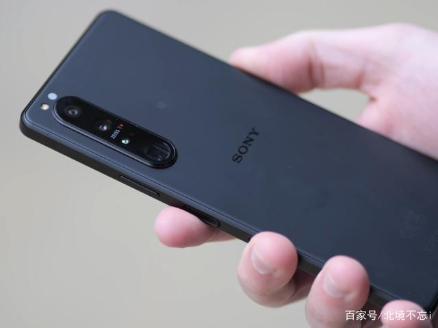 索尼xperia1iii已降价2400元，为什么还有人买？