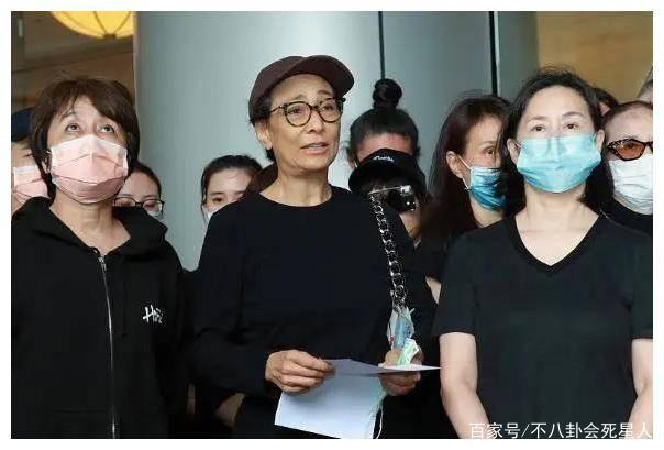 赌王女儿们的近照，何超琼憔悴，何超仪发福