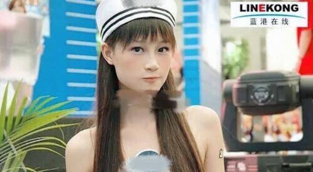 蓝盈莹18岁参加chinajoy展览，侧脸远景照吐槽长得不够