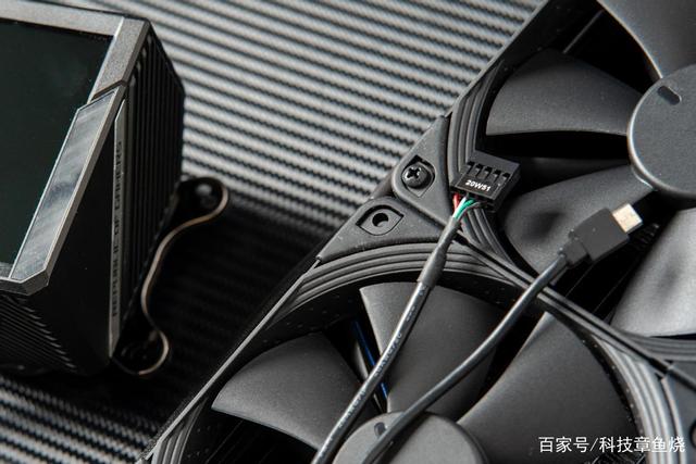 rog“龙神”二代360mm水冷散热器测试对象