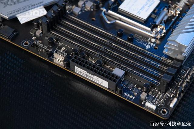 rog-strixz590吹雪主板发布