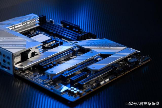 rog-strixz590吹雪主板发布