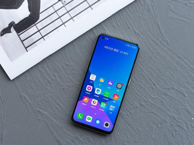 realme Q3是一款价格相对较低的千元机