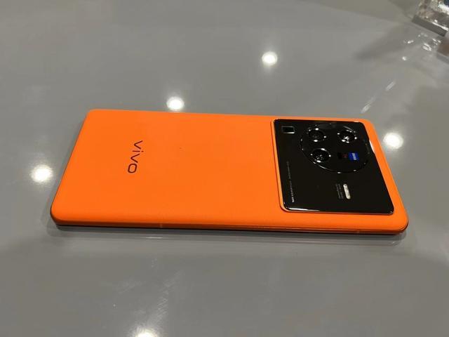 vivo X80系列全系升杯展示旗舰风范