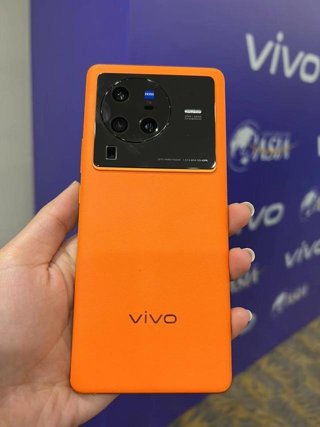 vivo X80系列全系升杯展示旗舰风范