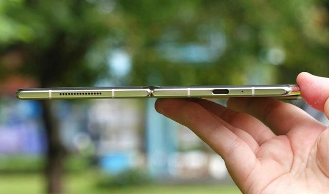 小米 MIX Fold2折叠屏手机最大的优点是厚度