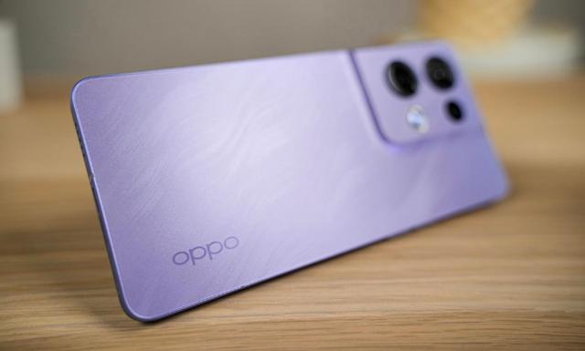 OPPO Reno8的一大亮点就是它的设计