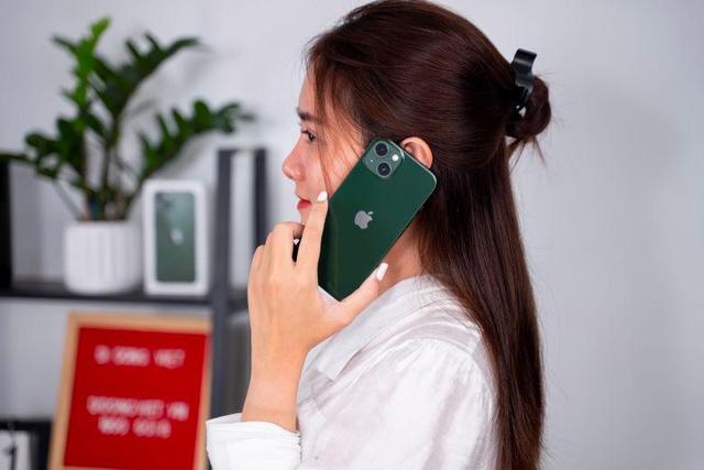 你认为绿色iPhone 13值得买吗？