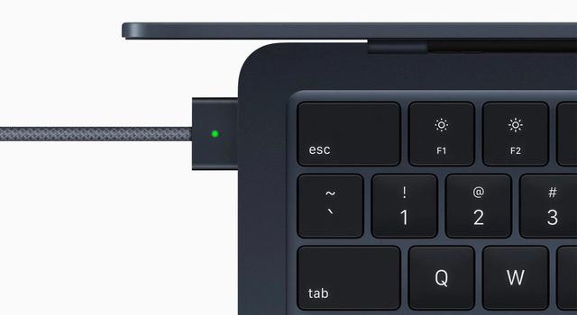 苹果发布了重新设计的 13 英寸 MacBook Air