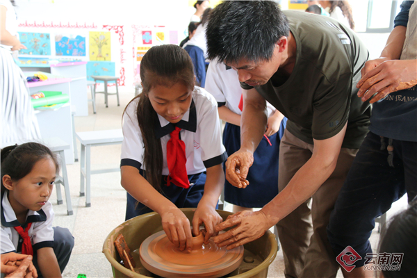 建水县各中小学开展“第一课堂”重质量，创新高效课堂