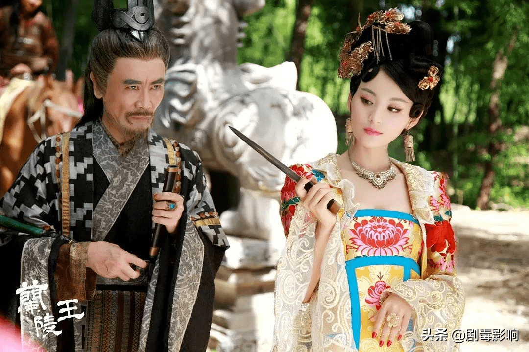 合作冯绍峰被骂滚出娱乐圈的她，在《王牌部队》中和肖战配一脸