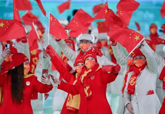 E句话看天下丨冬奥会开幕式中国队入场太帅了！