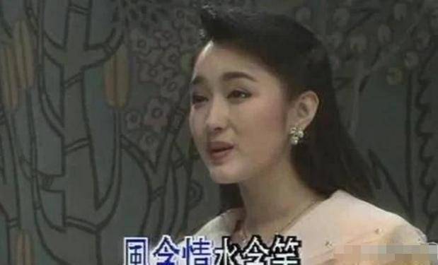 19岁的杨钰莹有多美？上央视工作人员称被其美貌“吓到了”，美貌真的少见