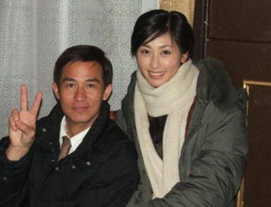 曾搭档吴京成名，与张铁林同居多年，和香港第一反派结婚很幸福