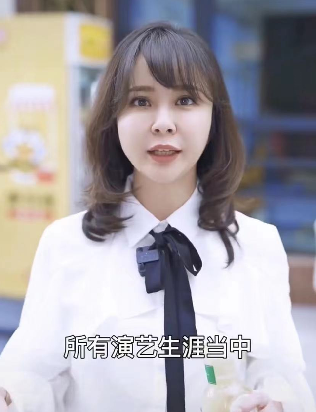 41岁杨若兮退圈后发声，模样变化认不出，嫁二婚演员当全职妈妈