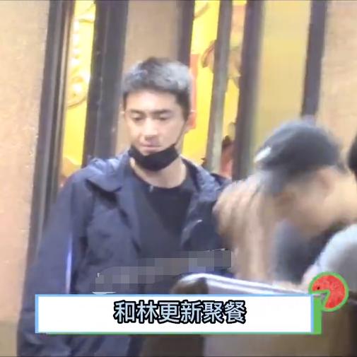 赵丽颖被拍横店聚会，冯绍峰同天现身，两人各自约俊男美女无交流