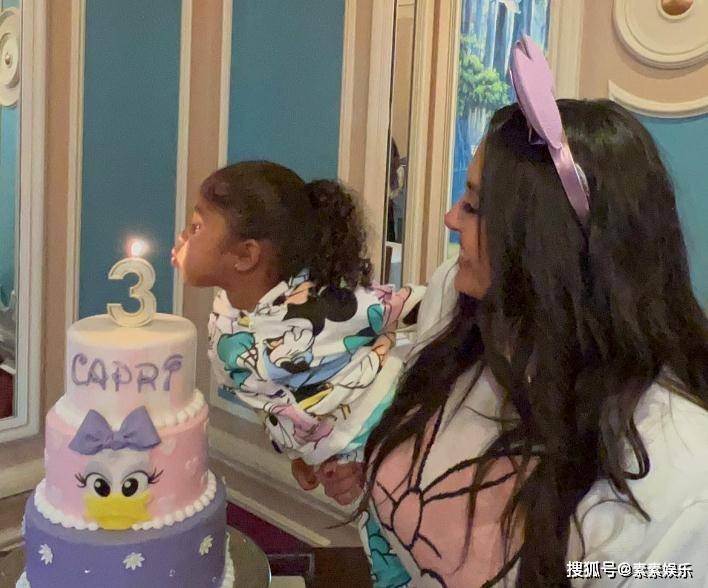 科比小女儿3岁生日，瓦妮莎带她在城堡里庆祝，举办温馨生日派对
