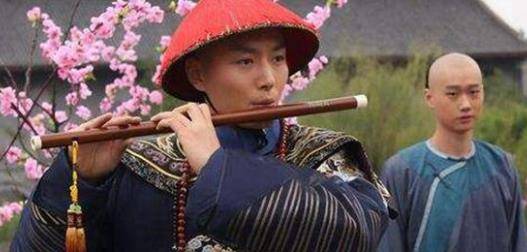 甄嬛传：果郡王带一女入宫，为什么是叶澜依警告甄嬛？原因挺揪心