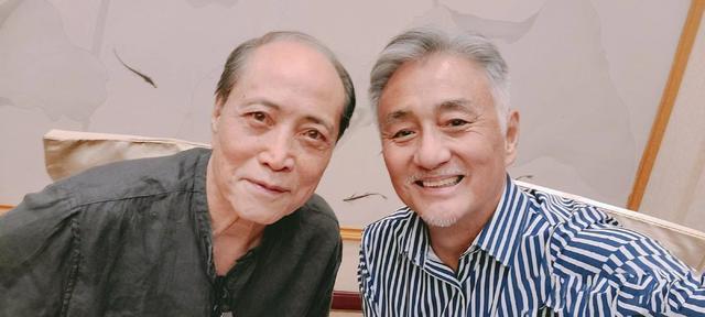 李连杰87岁岳父利永锡近况曝光，头发稀疏精神矍铄，目前住在中山