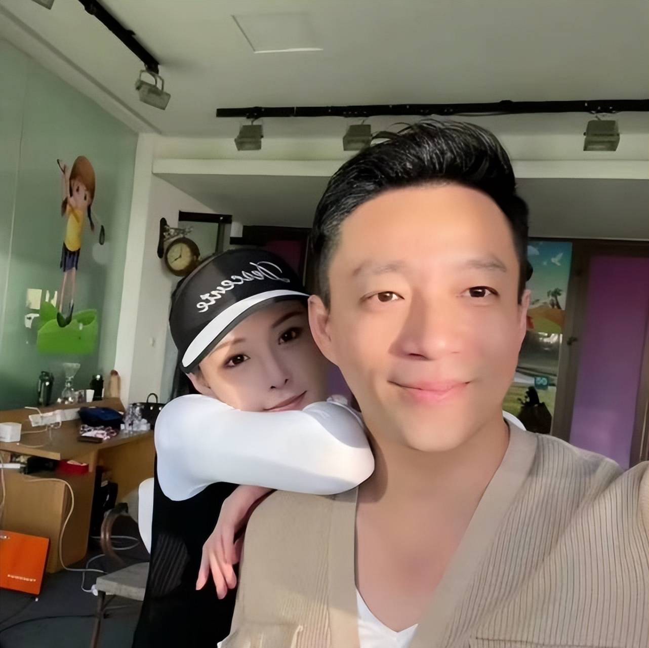 张颖颖曝汪小菲结婚第二年就出轨,手里有证据,葛斯齐公开出轨照