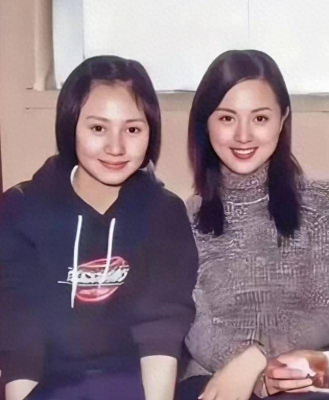 朱媛媛于月仙珍稀合影！底本两东谈主是学姐妹，临了互动惹东谈主泪目