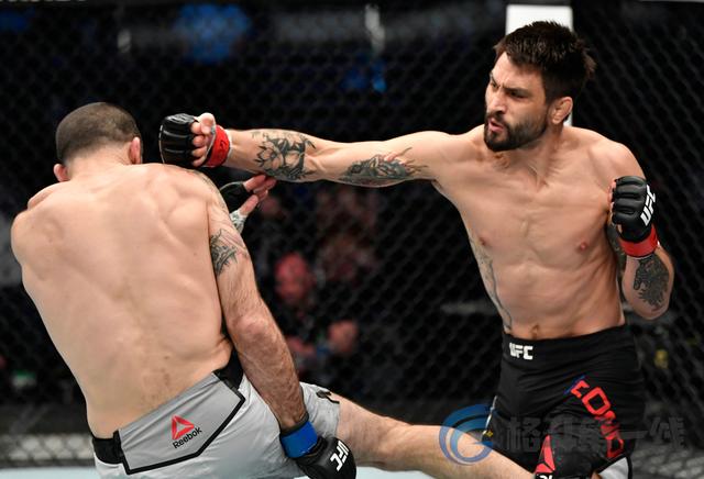 次中量级:卡洛斯-康迪特(carlos condit) 一致判定 胜 马特-布朗(matt