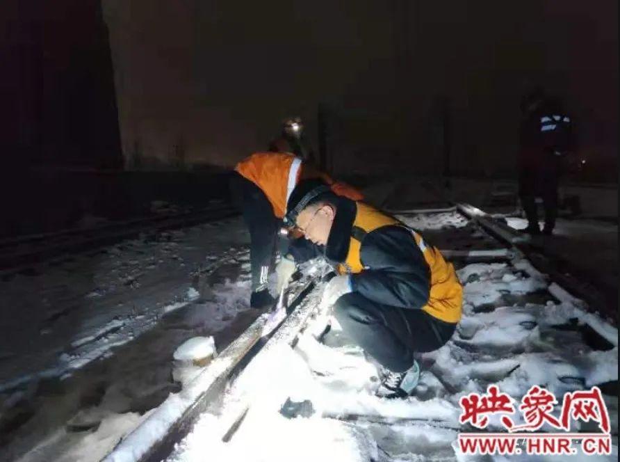 高清图集+视频！河南多地突降暴雪！郑州再登微博热搜！