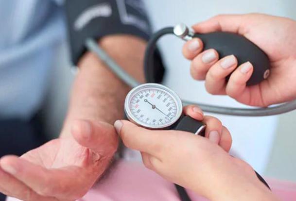 男子血压170/100mmhg，每天走路1小时，后来咋样了？血压降了吗