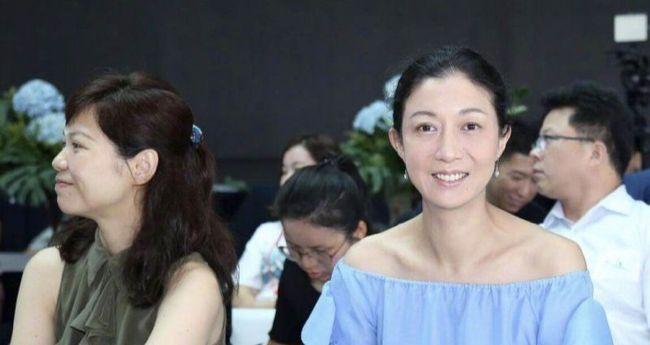 成龙、林凤娇被曝离婚分亿万家产，忍39年，终于露出真面目了么？