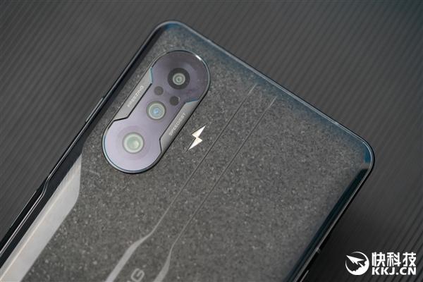 Redmi K40游戏增强版开箱图赏：“微晶”逆鳞 机甲风十足