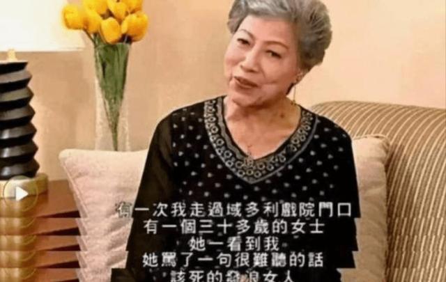 “裘千尺”罗兰：60岁拿影后，87岁未婚无子，无数人的童年噩梦