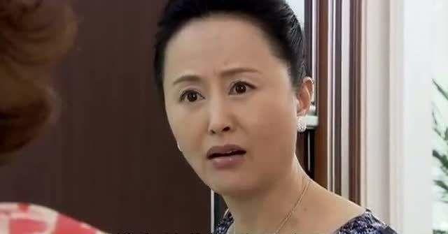 嫂子：咱是一家人，借点钱都不行！俺：你先把欠我的钱还给我啊！