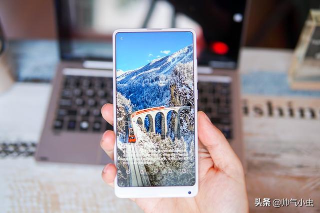 MIX4屏幕泄露，领先三星苹果量产屏下摄像头，小米真高端旗舰来了