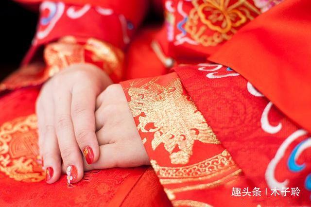 我带前婆婆改嫁，新婆婆见到我前婆婆，婚礼现场炸开了锅