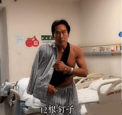 “加钱哥”郑浩南：2段婚姻，错失小马哥，拍“风月片”走红