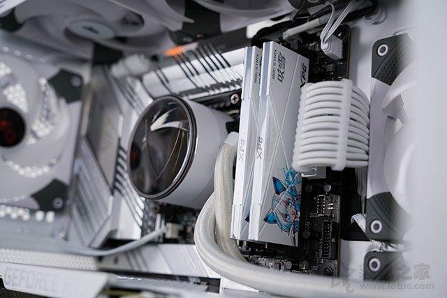 高颜值雪武战姬纯白主题，i7 11700K配RTX3070水冷主机方案