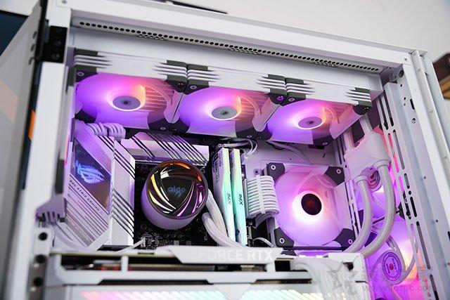 高颜值雪武战姬纯白主题，i7 11700K配RTX3070水冷主机方案