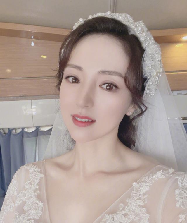 和高云翔离婚3年后，董璇再次穿上了婚纱，但这次新郎却逃婚了